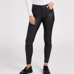 EUC Kut from the Kloth Black Coated Jeans - Sz 22W